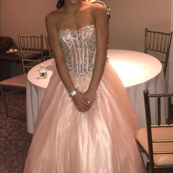 Sweet Sixteen/ Prom Dress - Picture 5 of 8